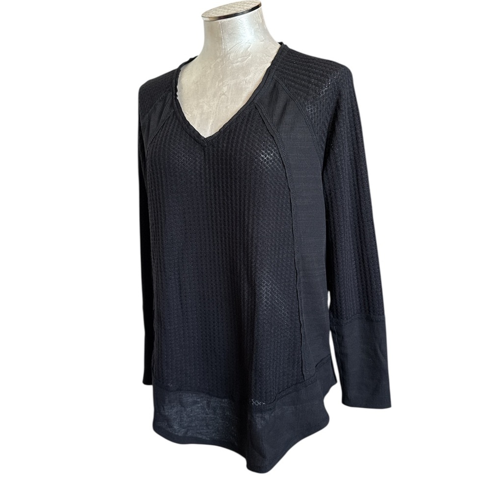 Papermoon Women’s Aspen Long Sleeve Textured Knit V-Neck Top Medium